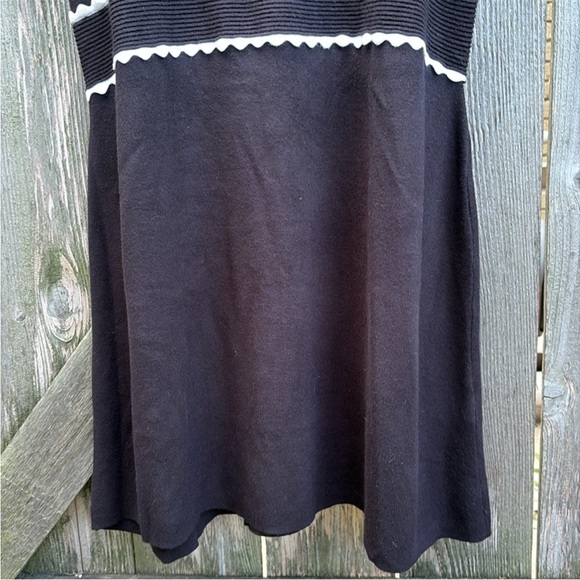 NWT Express Puff Sleeve Scallop Trim
Sweater Dress Black White Size XL - Picture 6 of 9